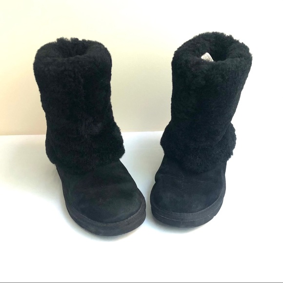 UGG PATTEN Black Suede Sheepkin Boots Size 6 - Picture 3 of 13